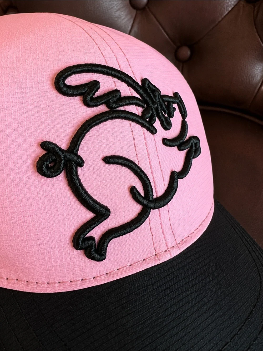 Headsweats Flying Pig NWOT Marathon Pink Black Performance Running Hat